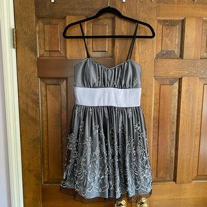 Trixxi Sleeveless Beaded Formal Dress in Grey and Silver - Size 7 (EUC)